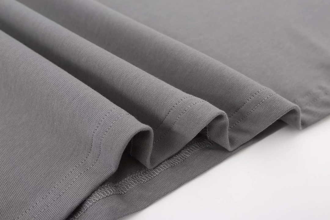 【DIOR 公式旗艦店】ディオール    Tシャツ ご好評に付き再入荷！