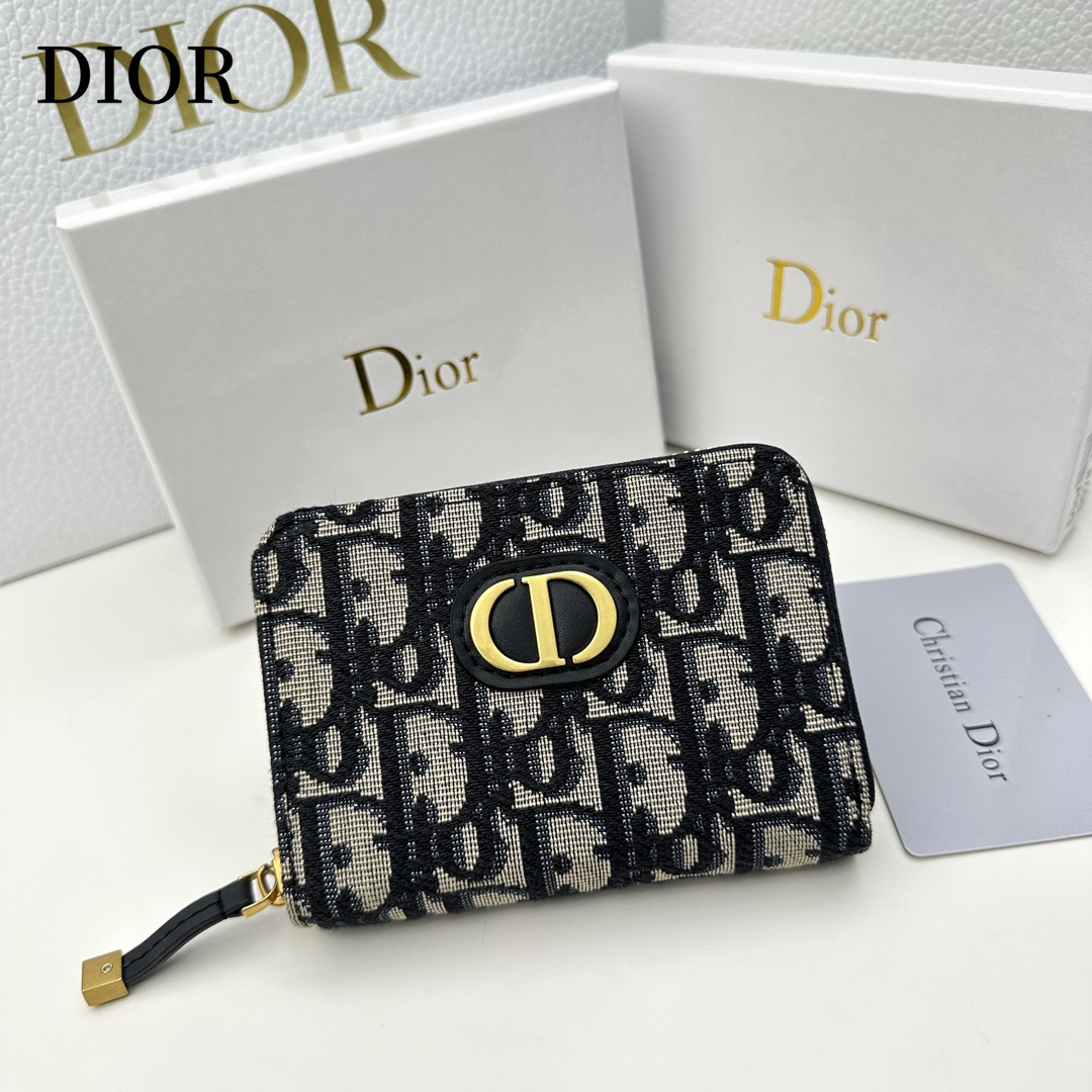 【DIOR 公式 旗艦店】ディオール 財布   当日出荷 好評に付き再入荷！12*8.5cm