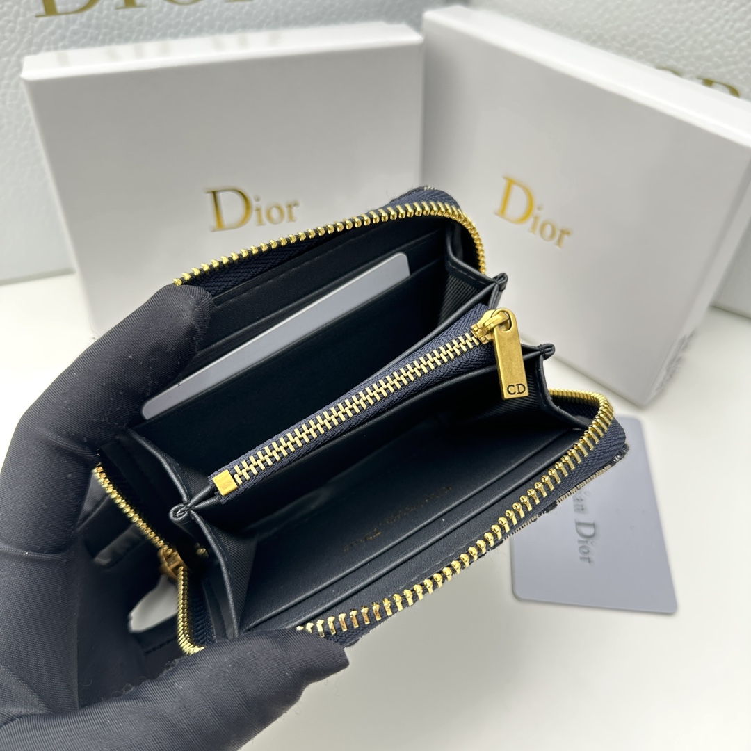 【DIOR 公式 旗艦店】ディオール 財布   当日出荷 好評に付き再入荷！12*8.5cm