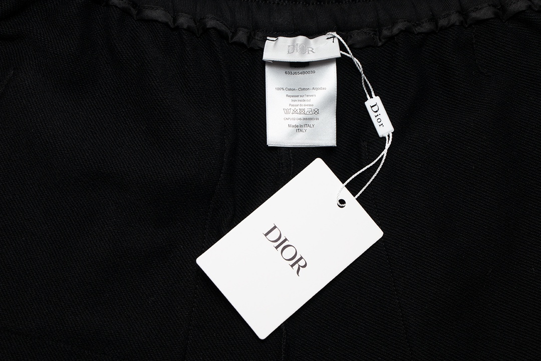 【2024】【DIOR  公式旗艦店】 ディオール   ショートパンツ  ご好評に付き再入荷！