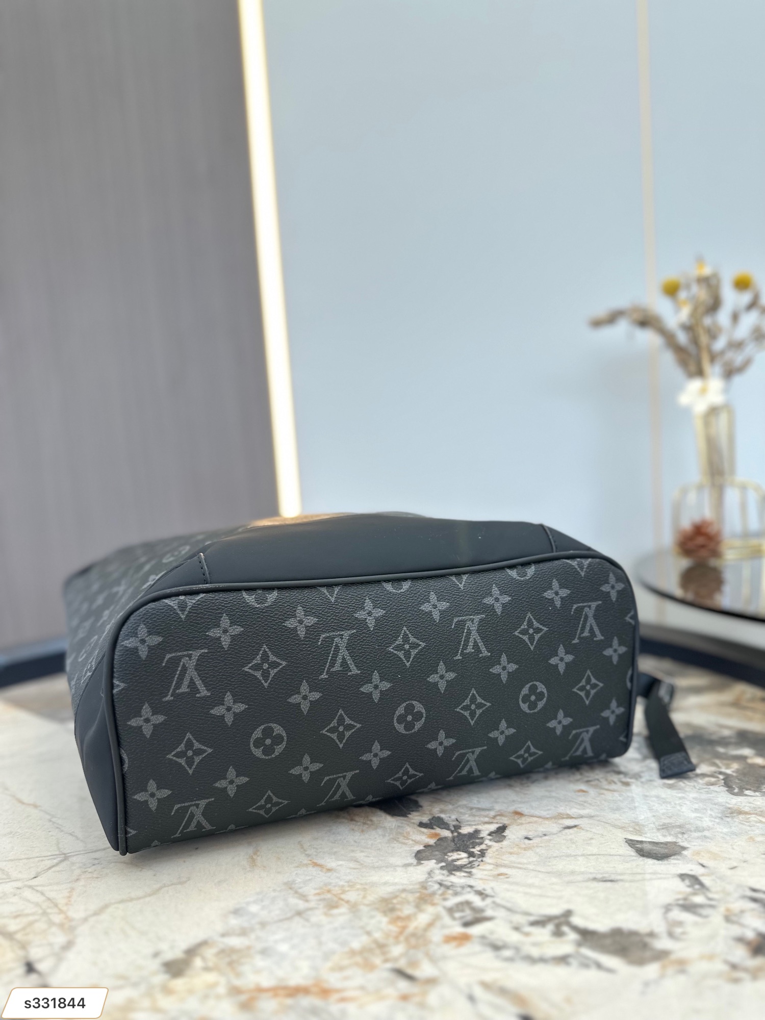 【2024】【 LOUIS VUITTON公式 旗艦店】ルイヴィトン   リュックサック   当日出荷 好評に付き再入荷！32*42CM