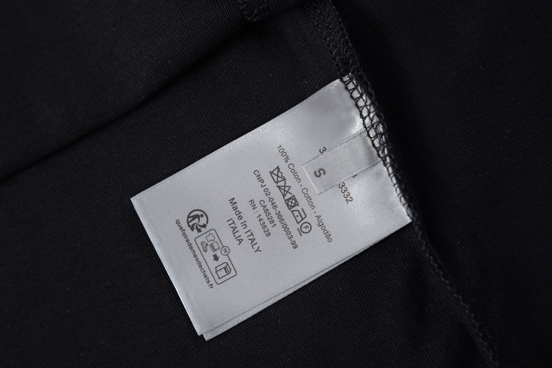 【DIOR 公式旗艦店】 ディオール    Tシャツご好評に付き再入荷！