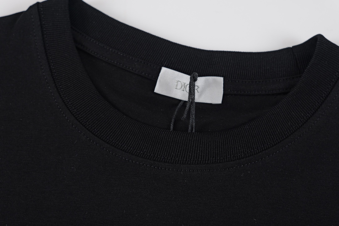 【DIOR 公式旗艦店】 ディオール    Tシャツご好評に付き再入荷！