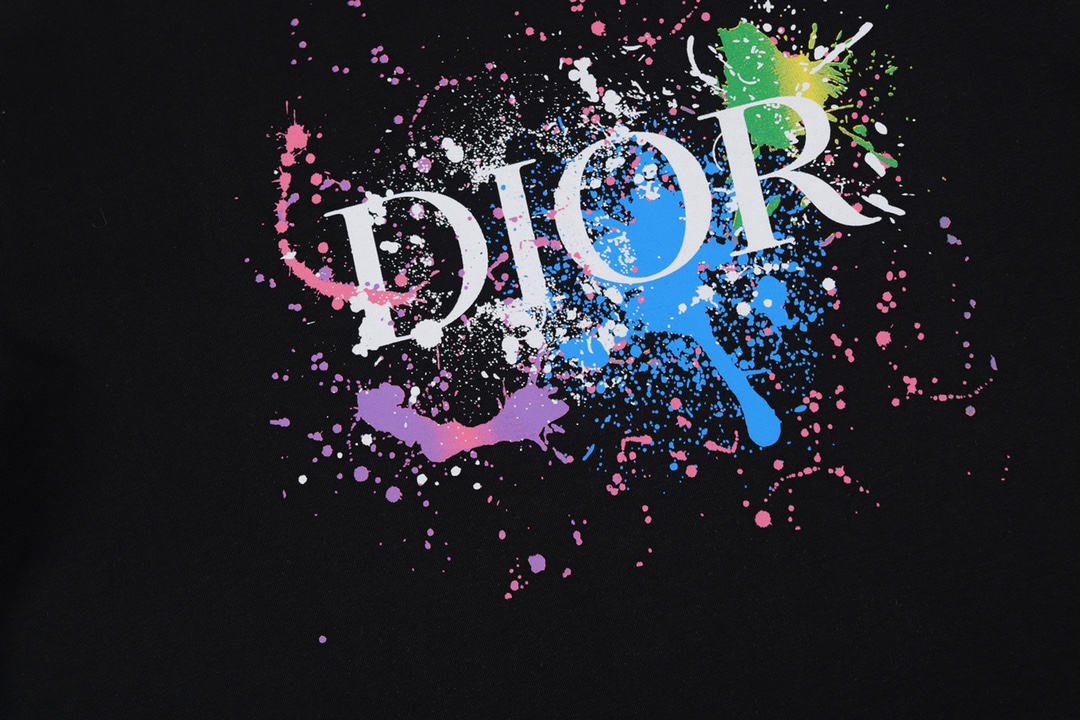 【DIOR 公式旗艦店】 ディオール    Tシャツご好評に付き再入荷！