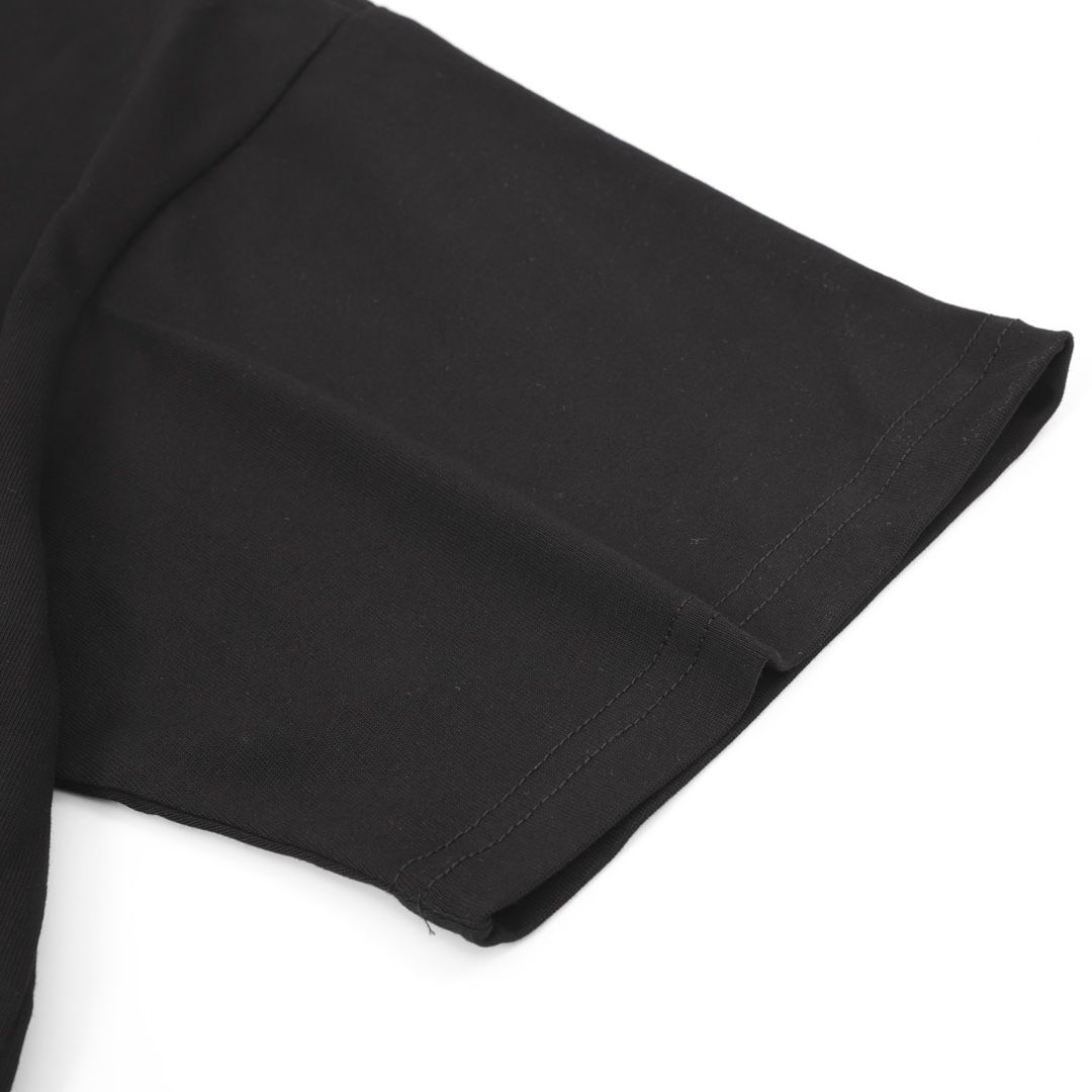 【BALENCIAGA  公式旗艦店】バレンシアガ     Tシャツご好評に付き再入荷！