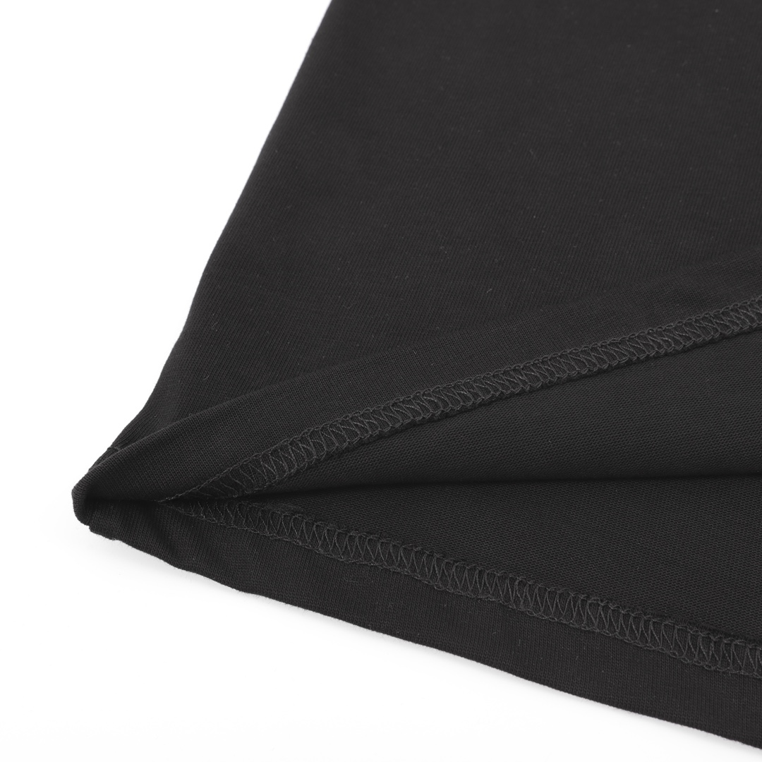 【BALENCIAGA  公式旗艦店】バレンシアガ     Tシャツご好評に付き再入荷！