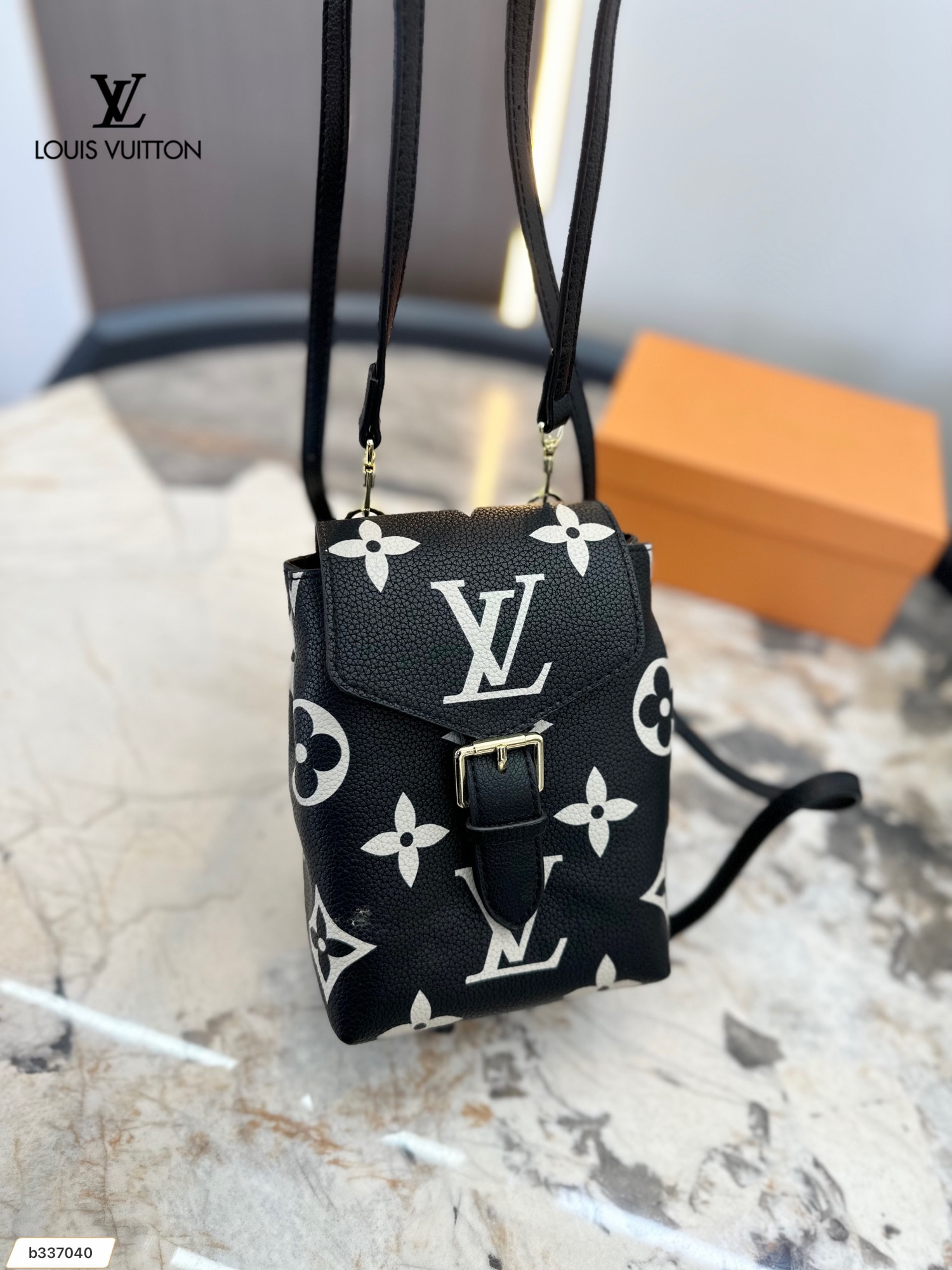 【2024】【 LOUIS VUITTON公式 旗艦店】ルイヴィトン   リュックサック   当日出荷 好評に付き再入荷！14*19CM