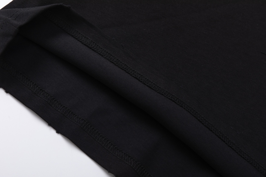 【 BALENCIAGA  公式旗艦店】バレンシアガ   Tシャツご好評に付き再入荷！