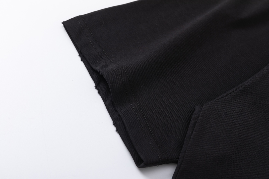 【 BALENCIAGA  公式旗艦店】バレンシアガ   Tシャツご好評に付き再入荷！