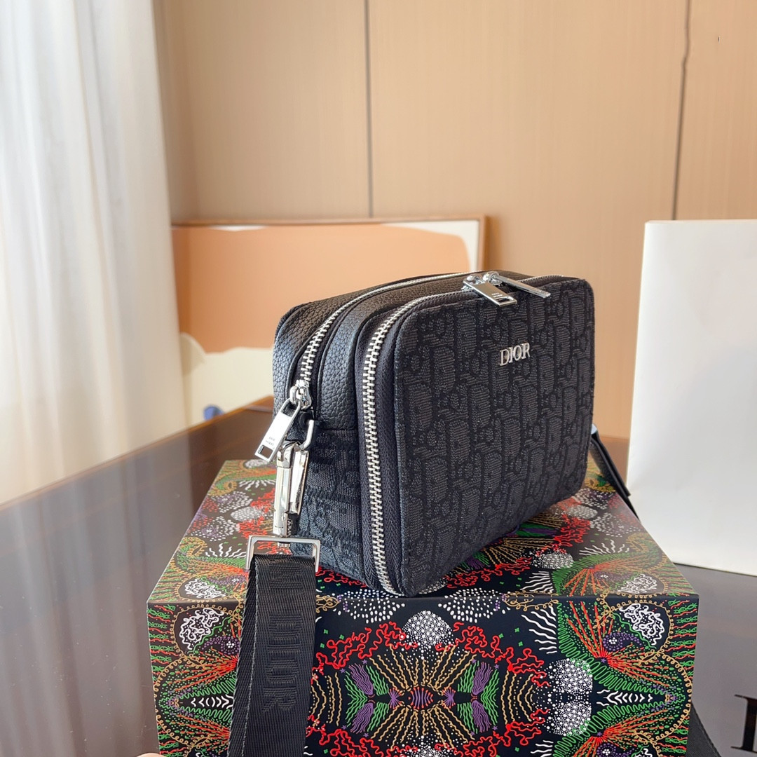 【DIOR  公式 旗艦店】ディオール   ショルダーバッグ 当日出荷 好評に付き再入荷！32*13*41CM