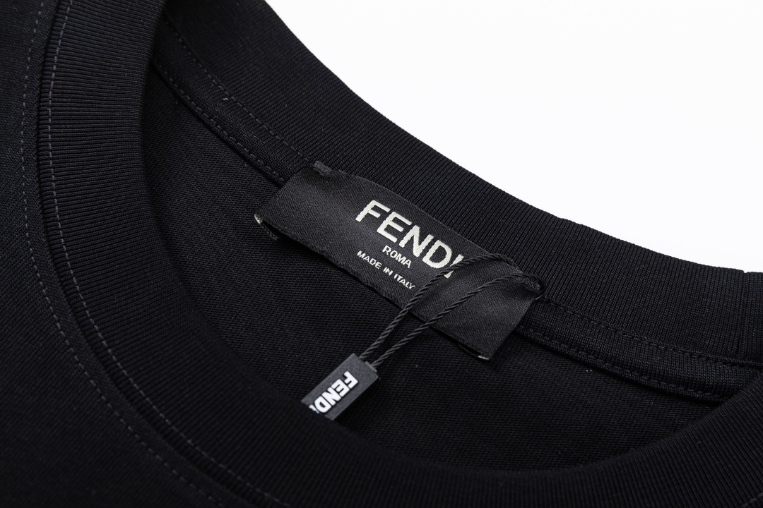 【2024】【FENDI  公式旗艦店】フェンディ   Tシャツご好評に付き再入荷！