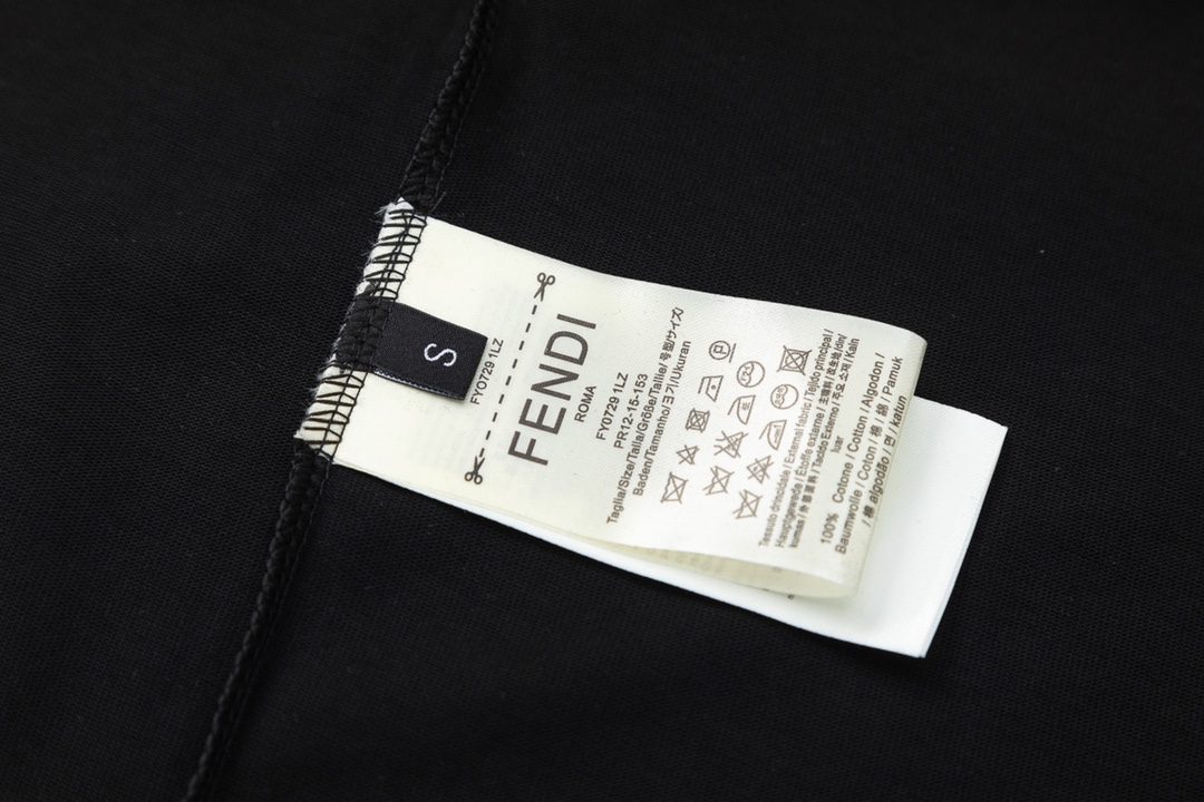 【FENDI  公式旗艦店】フェンディ Tシャツ ご好評に付き再入荷！
