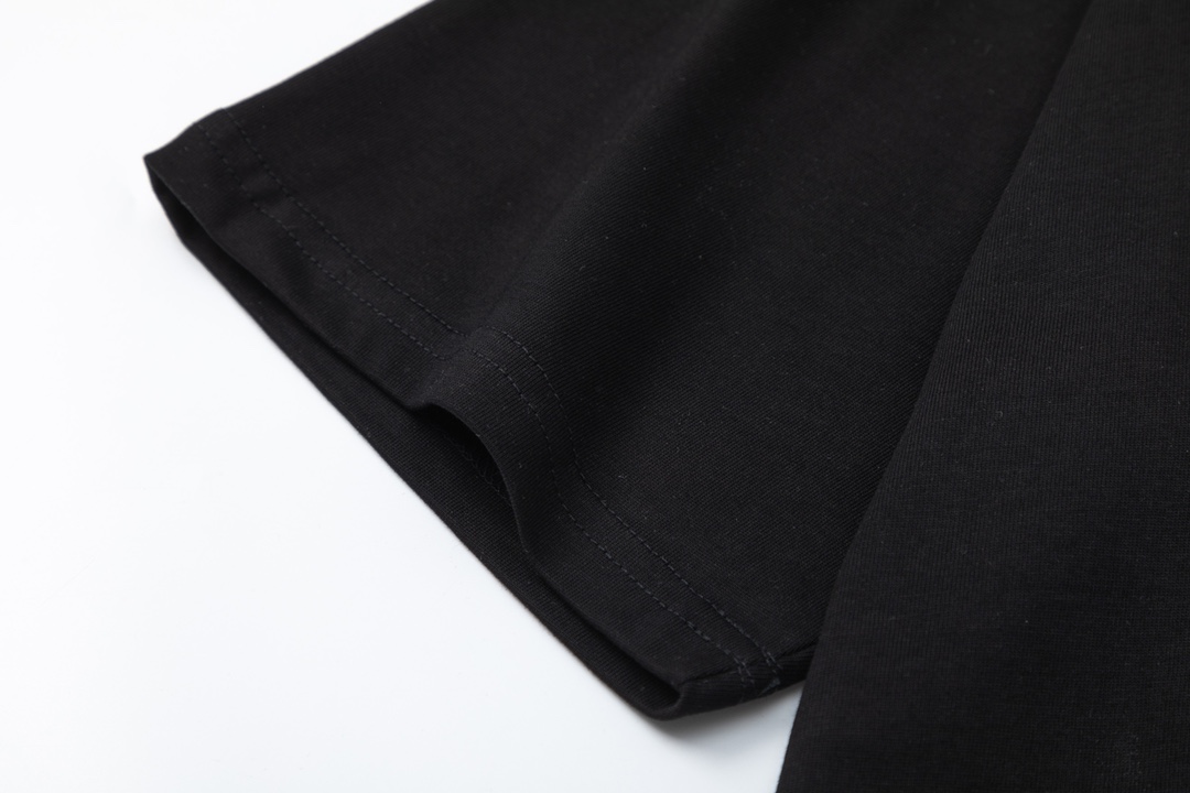 【FENDI  公式旗艦店】フェンディ Tシャツ ご好評に付き再入荷！