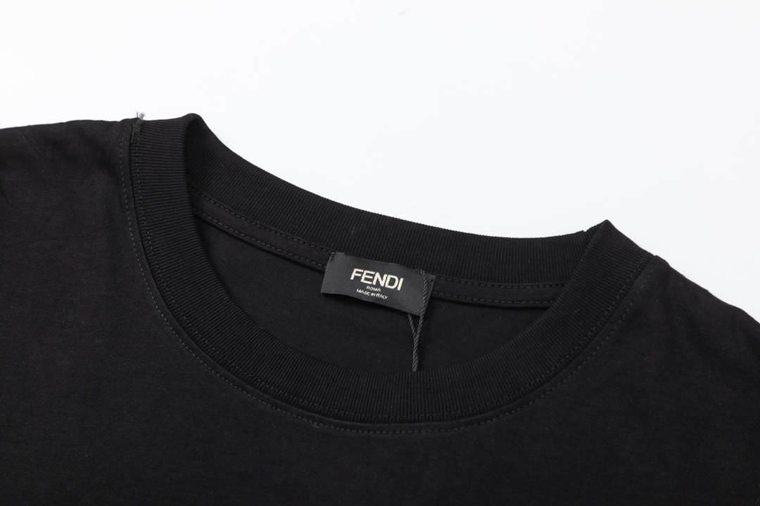 【FENDI  公式旗艦店】フェンディ Tシャツ ご好評に付き再入荷！