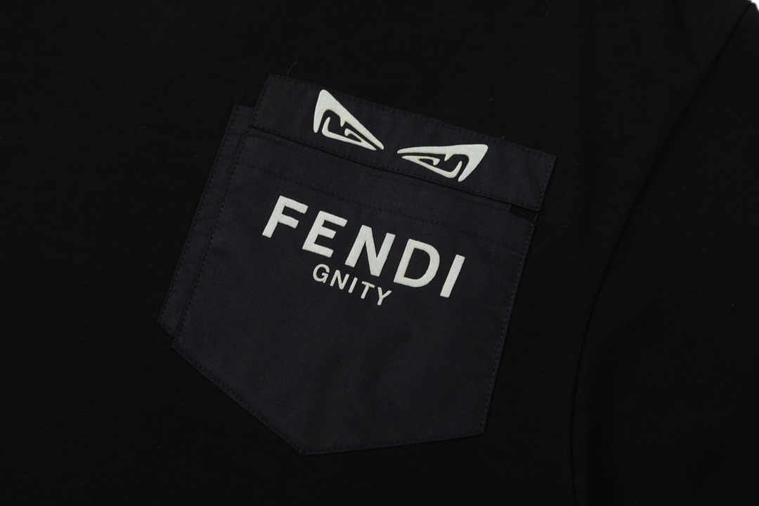 【FENDI  公式旗艦店】フェンディ Tシャツ ご好評に付き再入荷！