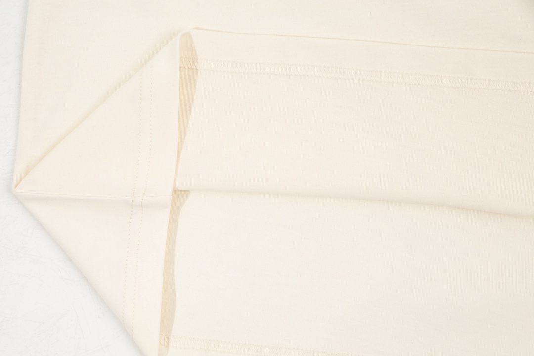 【2024】【LOUIS VUITTON  公式旗艦店】ルイヴィトン  Tシャツ  ご好評に付き再入荷！