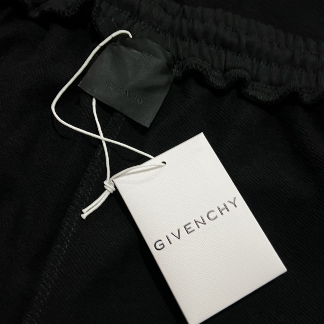 【GIVENCHY   公式旗艦店】ジバンシー    ショートパンツ  ご好評に付き再入荷！