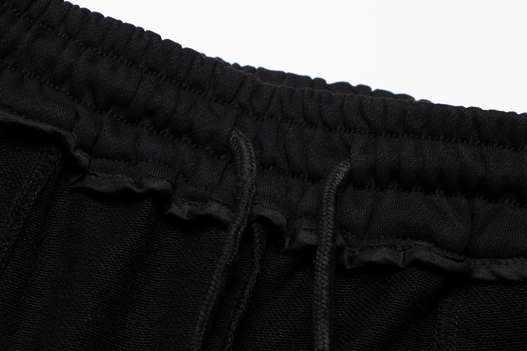 【CELINE   公式旗艦店】セリーヌ   ショートパンツ  ご好評に付き再入荷！