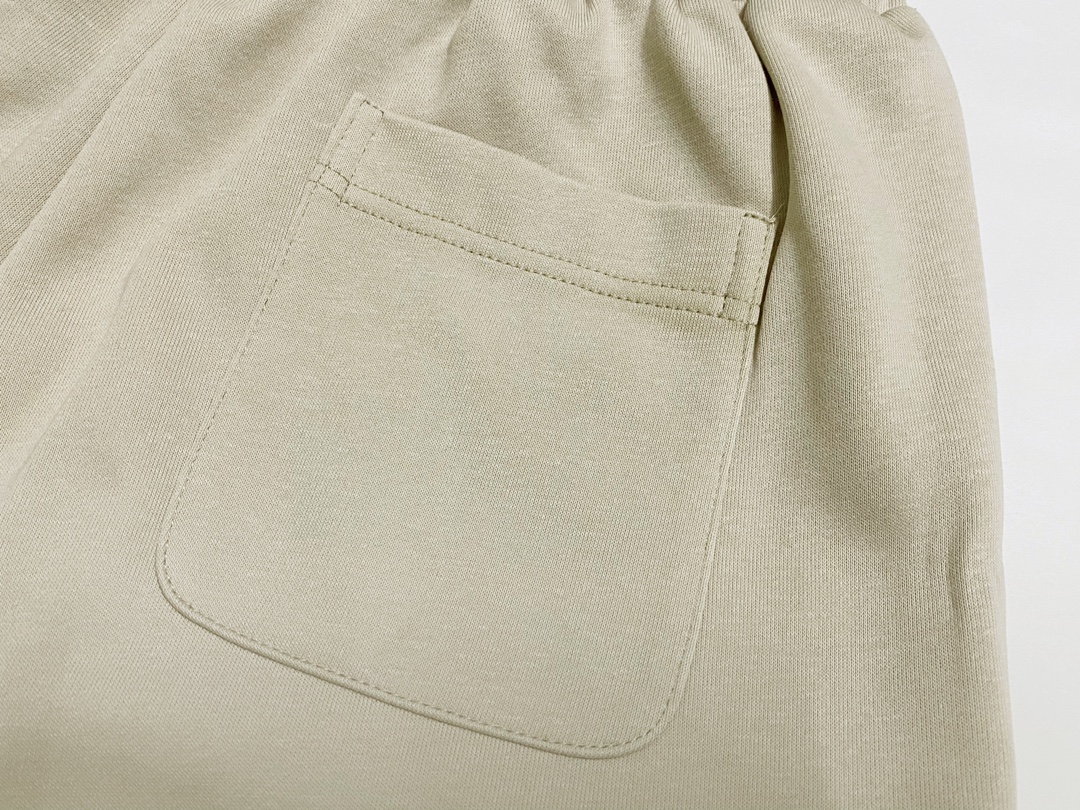 【BALENCIAGA  公式旗艦店】 バレンシアガ   ショートパンツ  ご好評に付き再入荷！