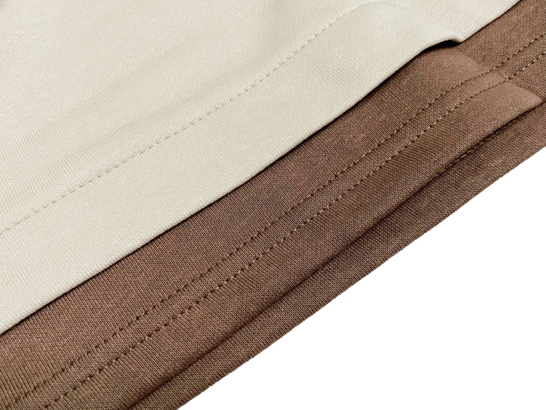 【BALENCIAGA  公式旗艦店】 バレンシアガ   ショートパンツ  ご好評に付き再入荷！