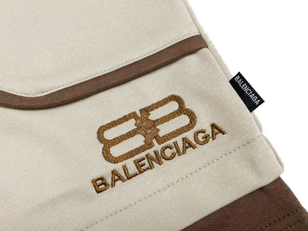 【BALENCIAGA  公式旗艦店】 バレンシアガ   ショートパンツ  ご好評に付き再入荷！
