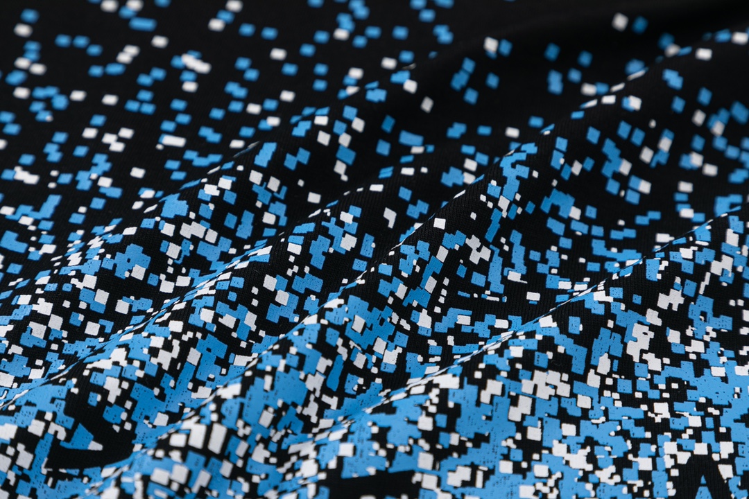 【2024】【LOUIS VUITTON  公式旗艦店】ルイヴィトン   Tシャツ ご好評に付き再入荷！