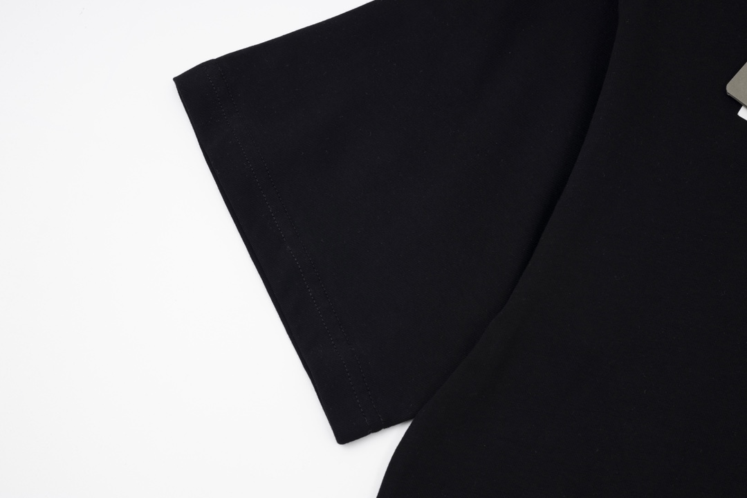 【BALENCIAGA  公式旗艦店】 バレンシアガ    Tシャツご好評に付き再入荷！