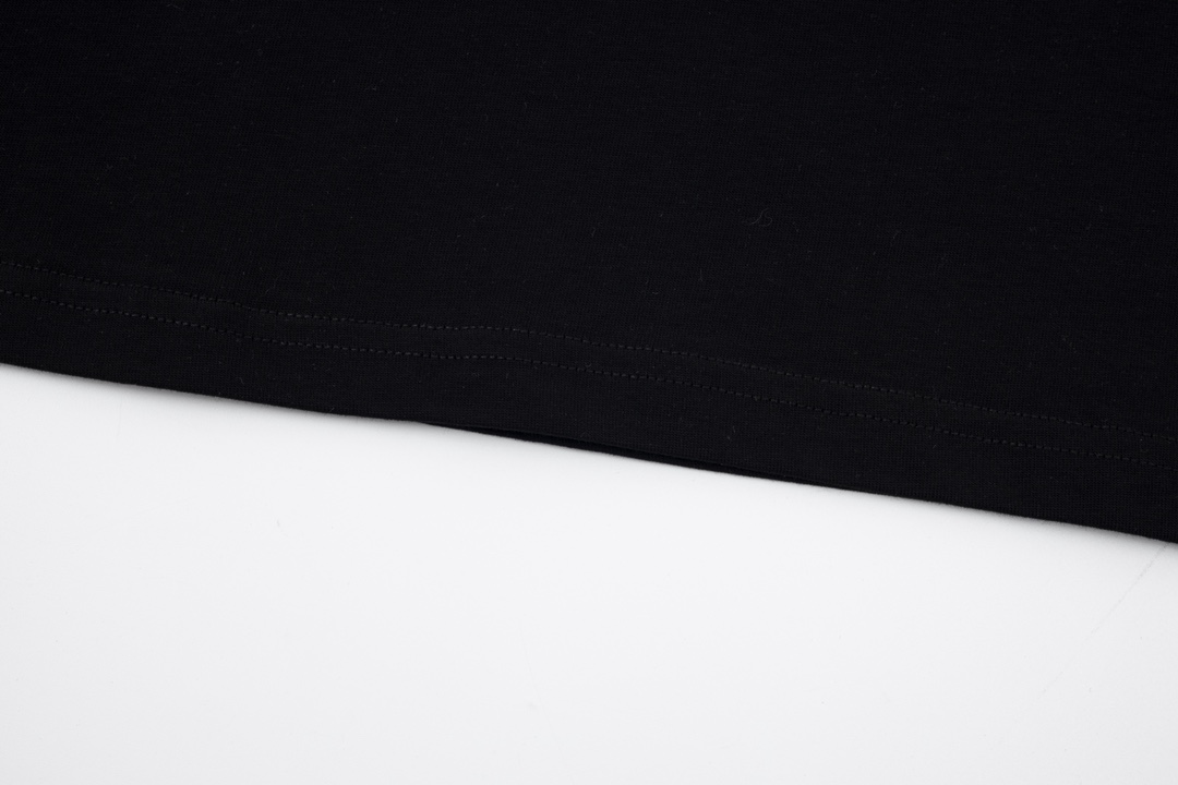 【BALENCIAGA  公式旗艦店】 バレンシアガ    Tシャツご好評に付き再入荷！