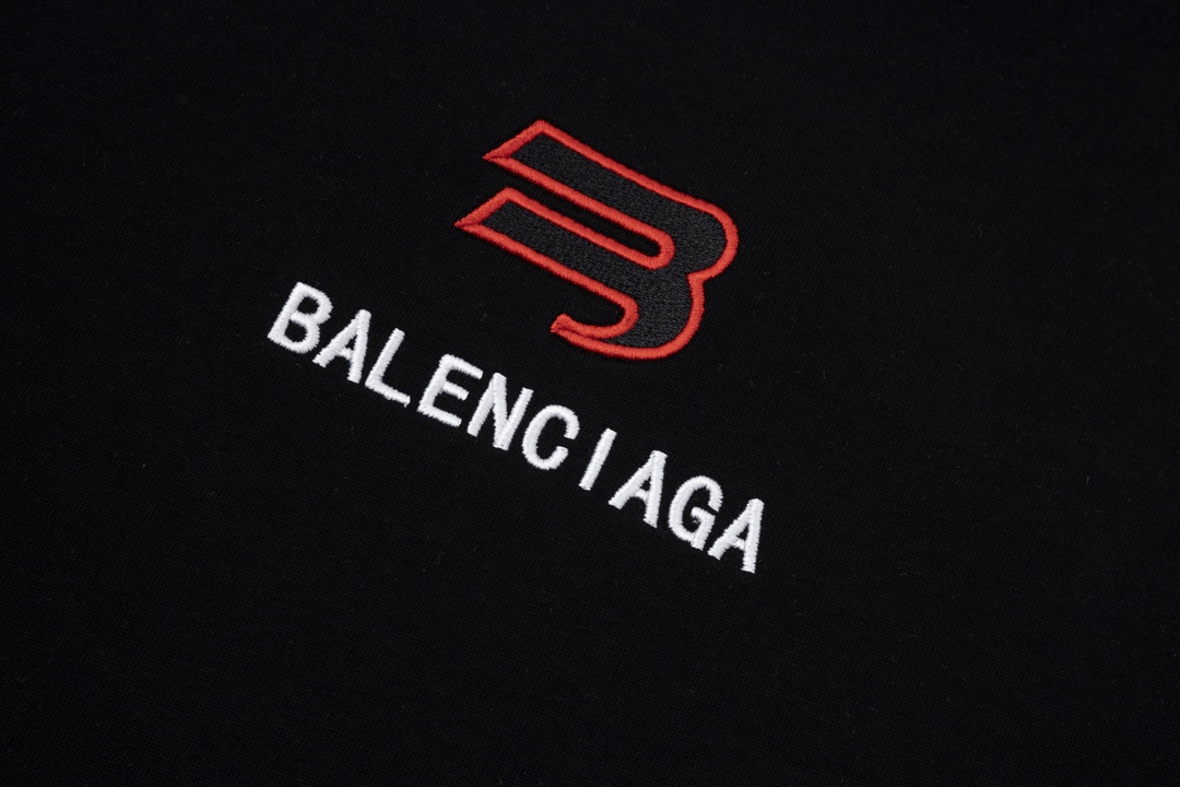 【BALENCIAGA  公式旗艦店】 バレンシアガ    Tシャツご好評に付き再入荷！