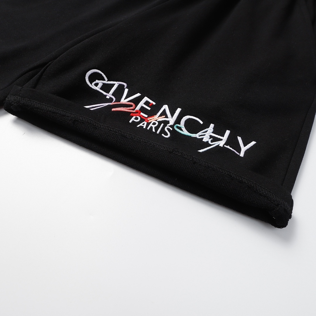 【GIVENCHY   公式旗艦店】ジバンシー    ショートパンツ  ご好評に付き再入荷！