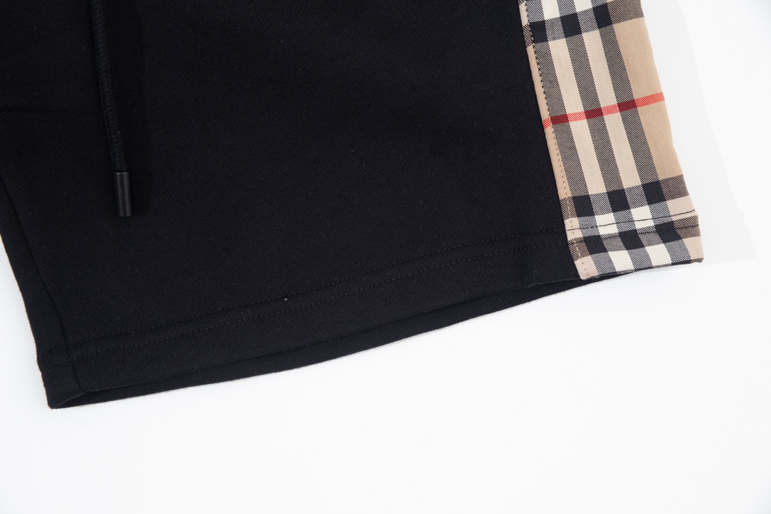 【BURBERRY 公式旗艦店】バーバリー    ショートパンツ  ご好評に付き再入荷！