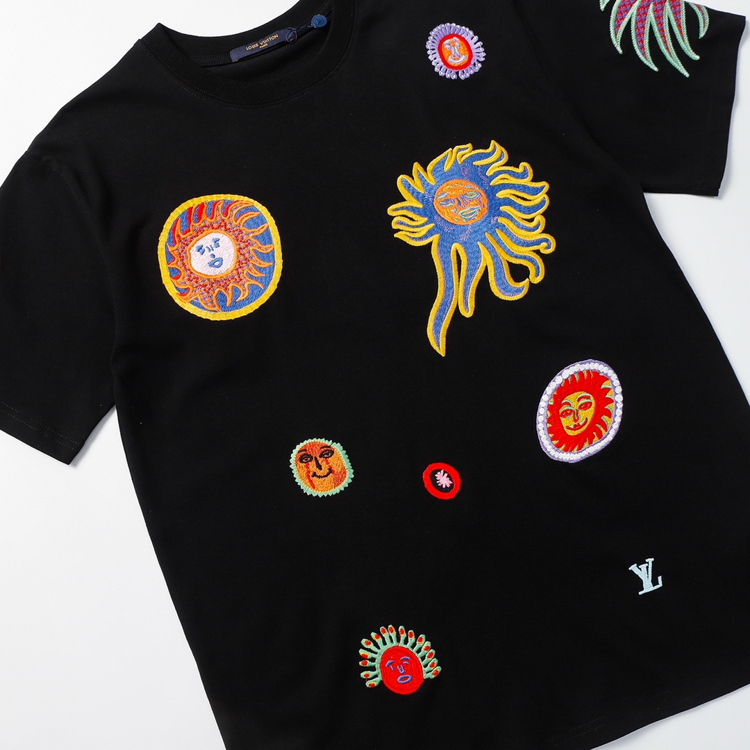【2024】【LOUIS VUITTON 公式旗艦店】ルイヴィトン  Tシャツ   ご好評に付き再入荷！