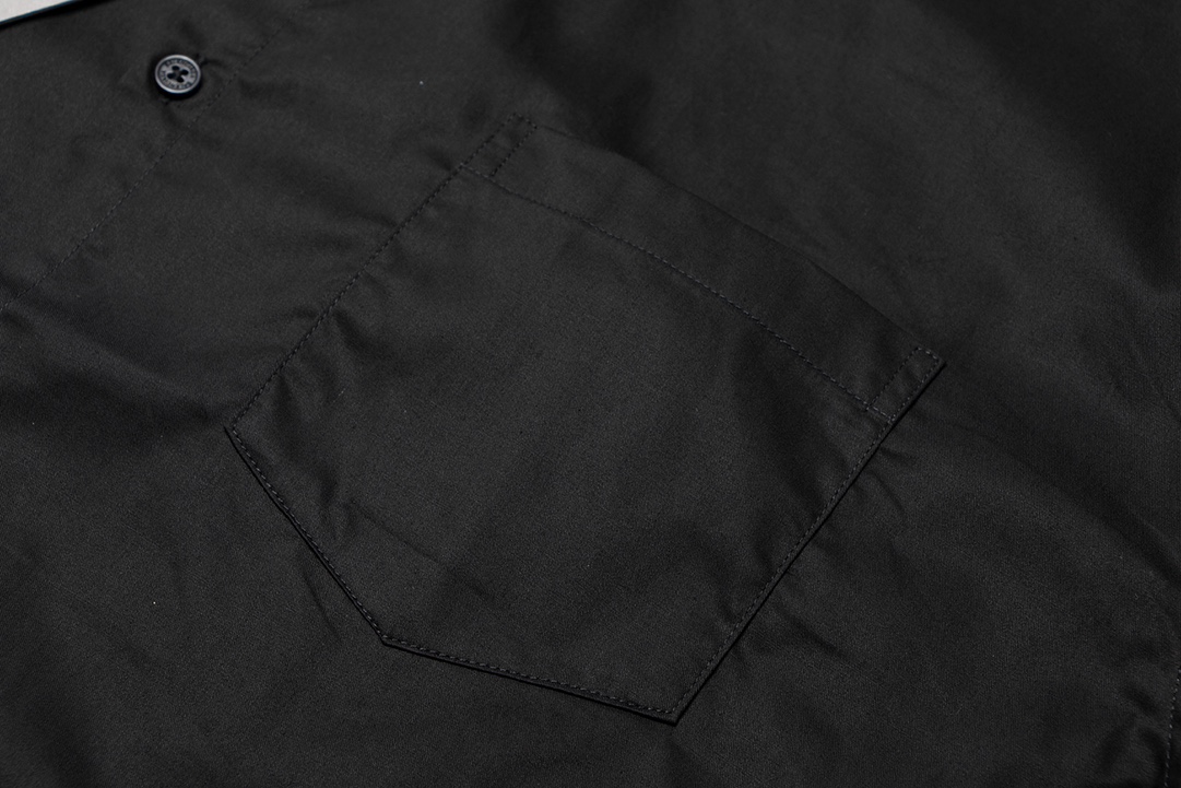 【BALENCIAGA 公式旗艦店】 バレンシアガ  半袖シャツ ご好評に付き再入荷！