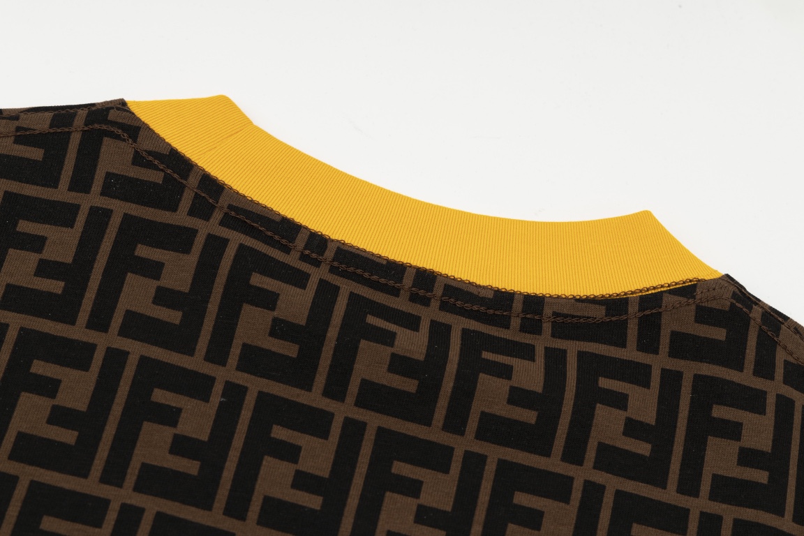 【FENDI  公式旗艦店】フェンディ   Tシャツ ご好評に付き再入荷！