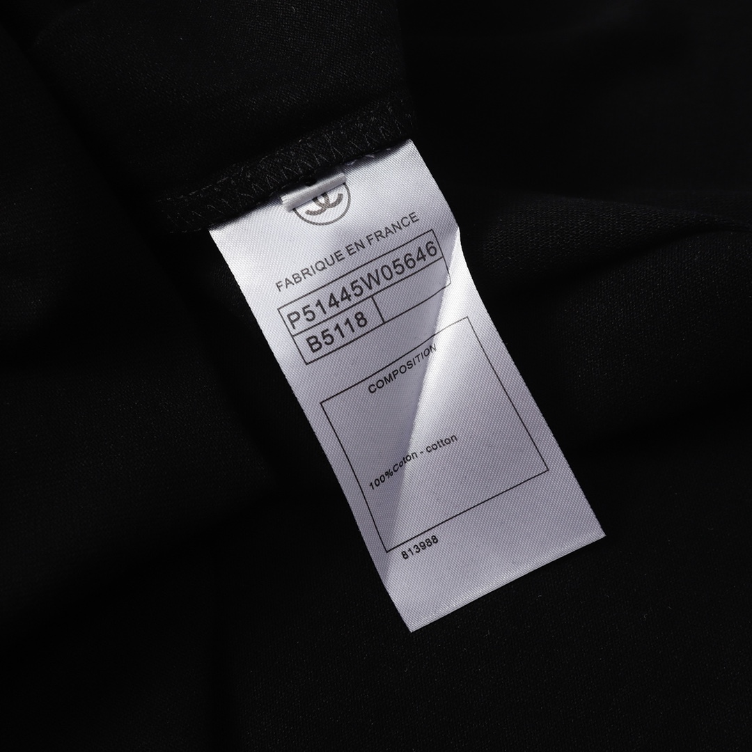 【2024】【CHANEL  公式旗艦店】シャネル    Tシャツご好評に付き再入荷！