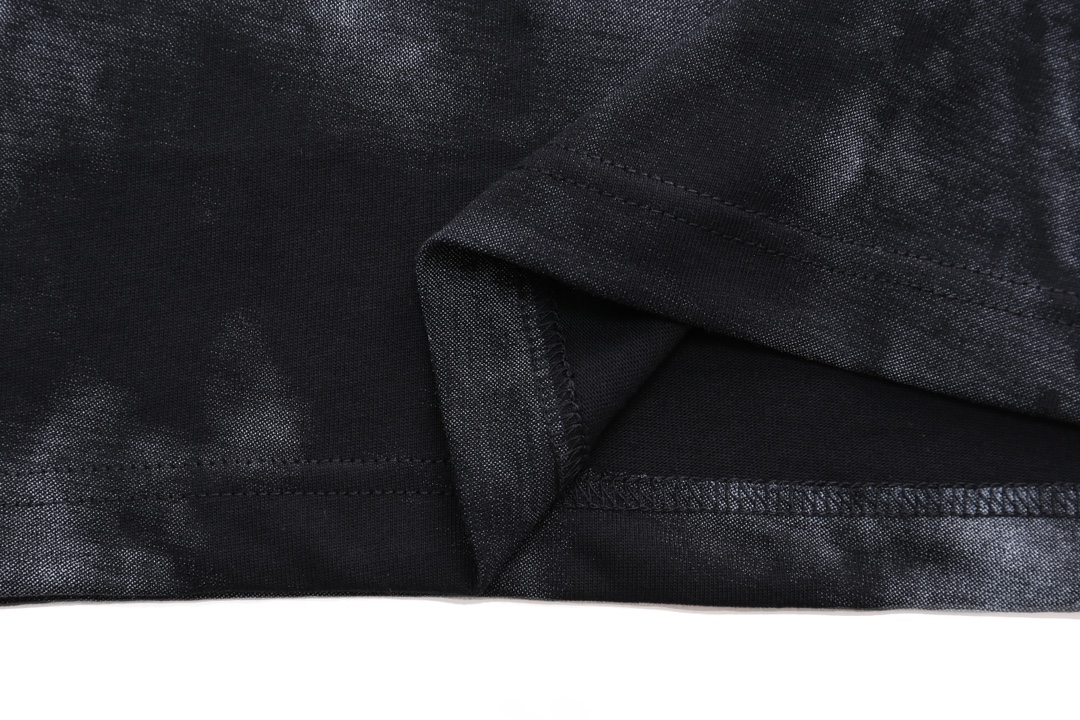 【2024】【BALENCIAGA  公式旗艦店】 バレンシアガ    Tシャツご好評に付き再入荷！