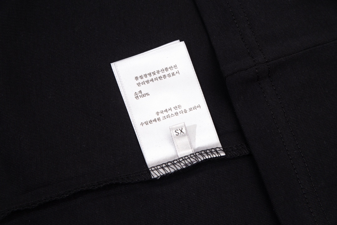 【DIOR 公式旗艦店】ディオール    Tシャツ ご好評に付き再入荷！