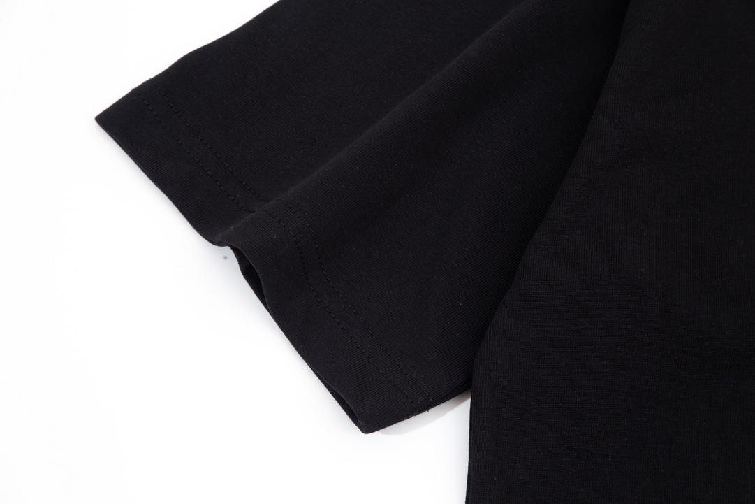 【DIOR 公式旗艦店】ディオール    Tシャツ ご好評に付き再入荷！