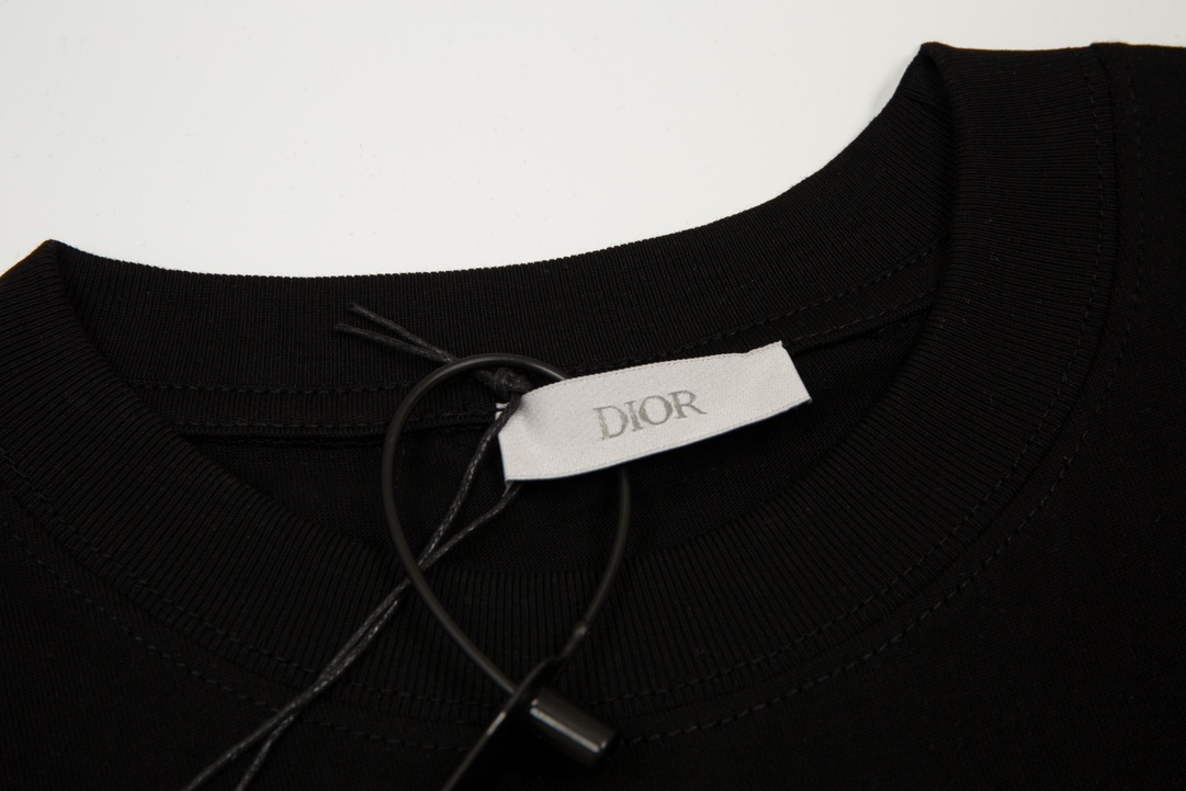 【DIOR 公式旗艦店】ディオール    Tシャツ ご好評に付き再入荷！