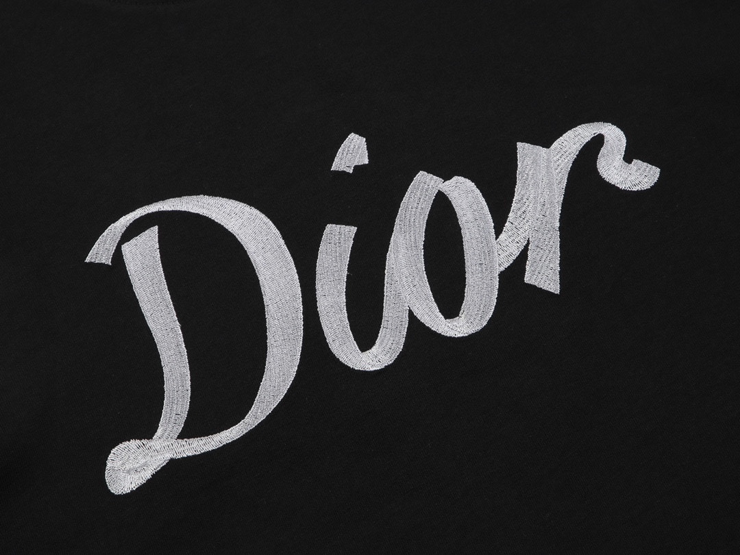 【DIOR 公式旗艦店】ディオール    Tシャツ ご好評に付き再入荷！
