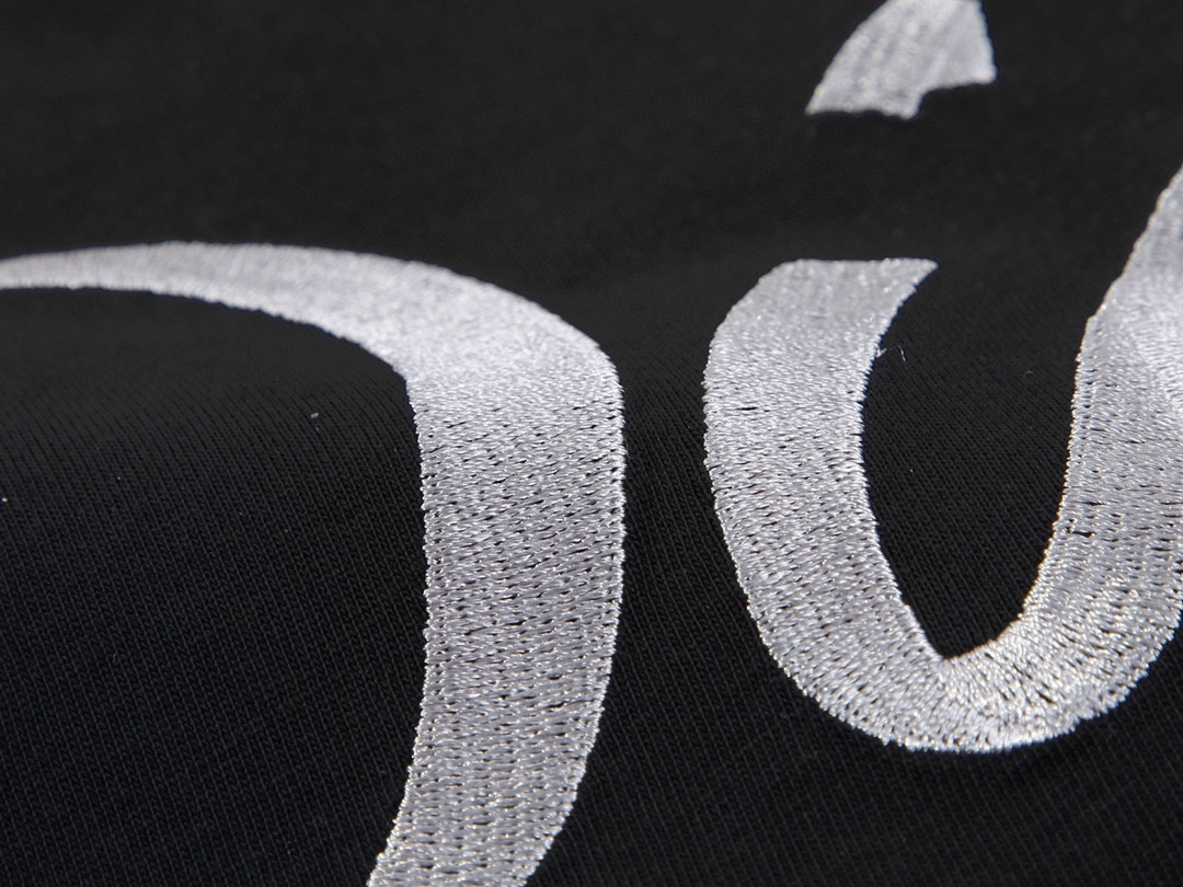 【DIOR 公式旗艦店】ディオール    Tシャツ ご好評に付き再入荷！