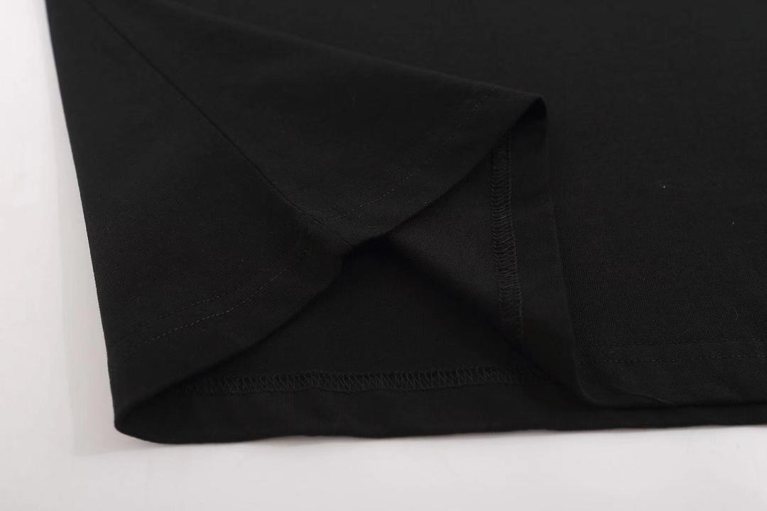 【2024】【CELINE  公式旗艦店】セリーヌ  Tシャツ ご好評に付き再入荷！