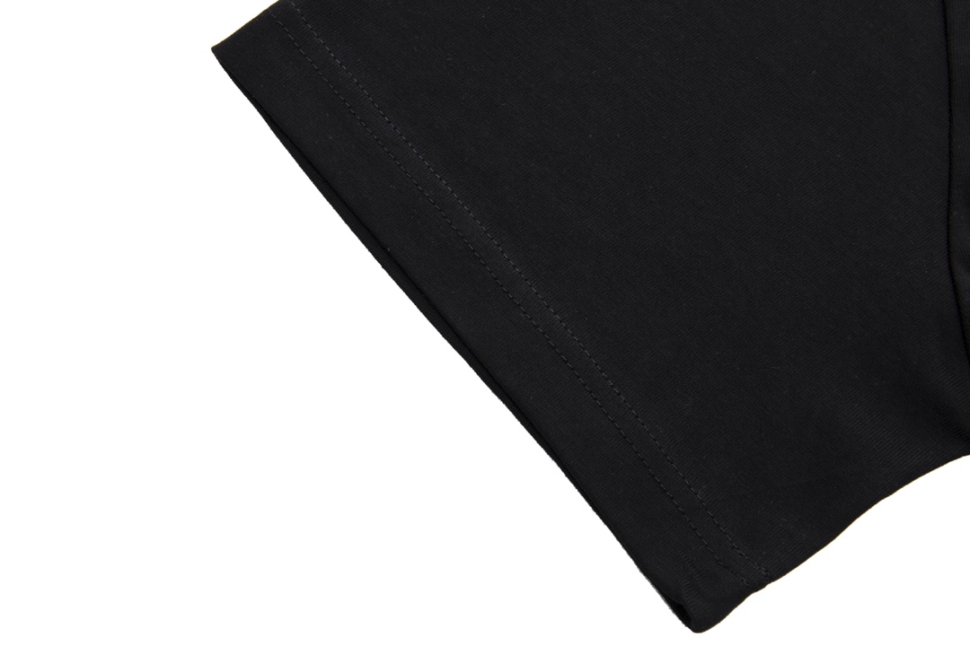 【2024】【CELINE  公式旗艦店】セリーヌ  Tシャツ ご好評に付き再入荷！