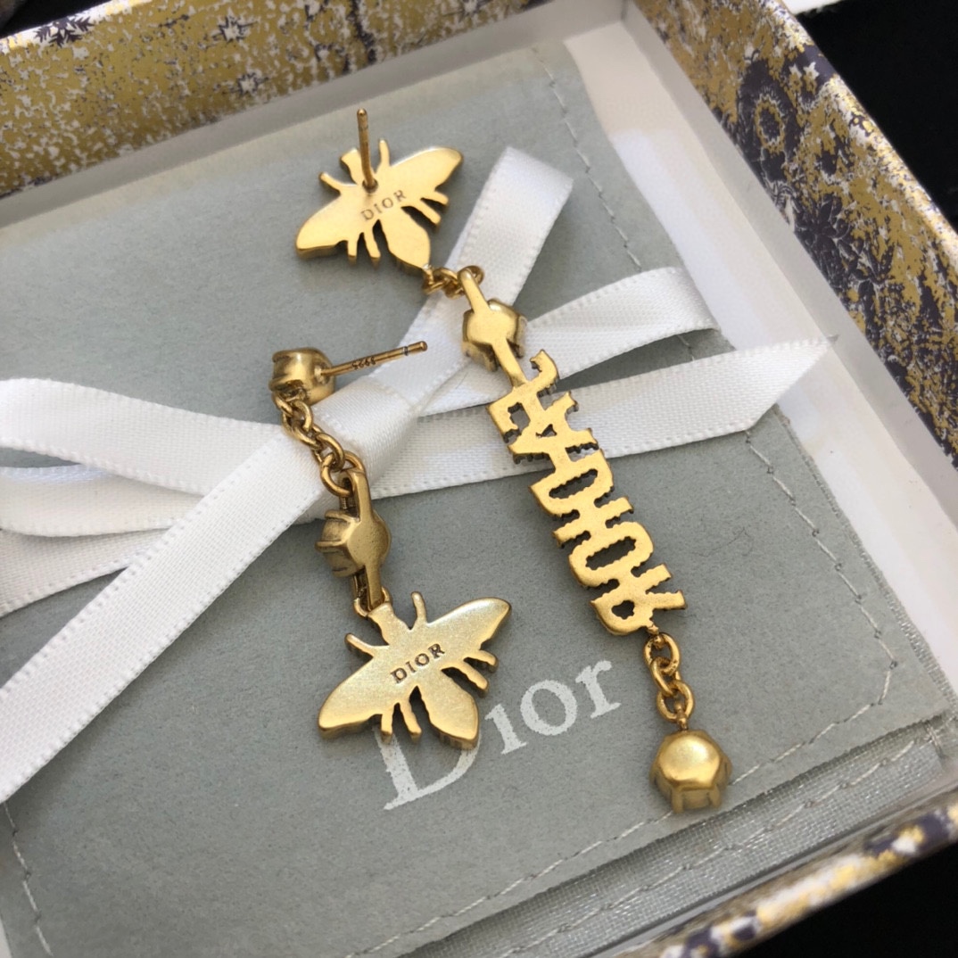 【DIOR】 ディオール   ファッションスタイルのイヤリング