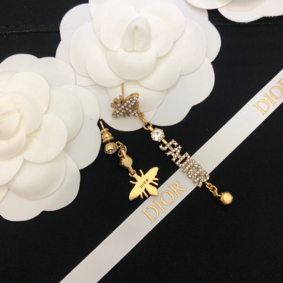 【DIOR】 ディオール   ファッションスタイルのイヤリング