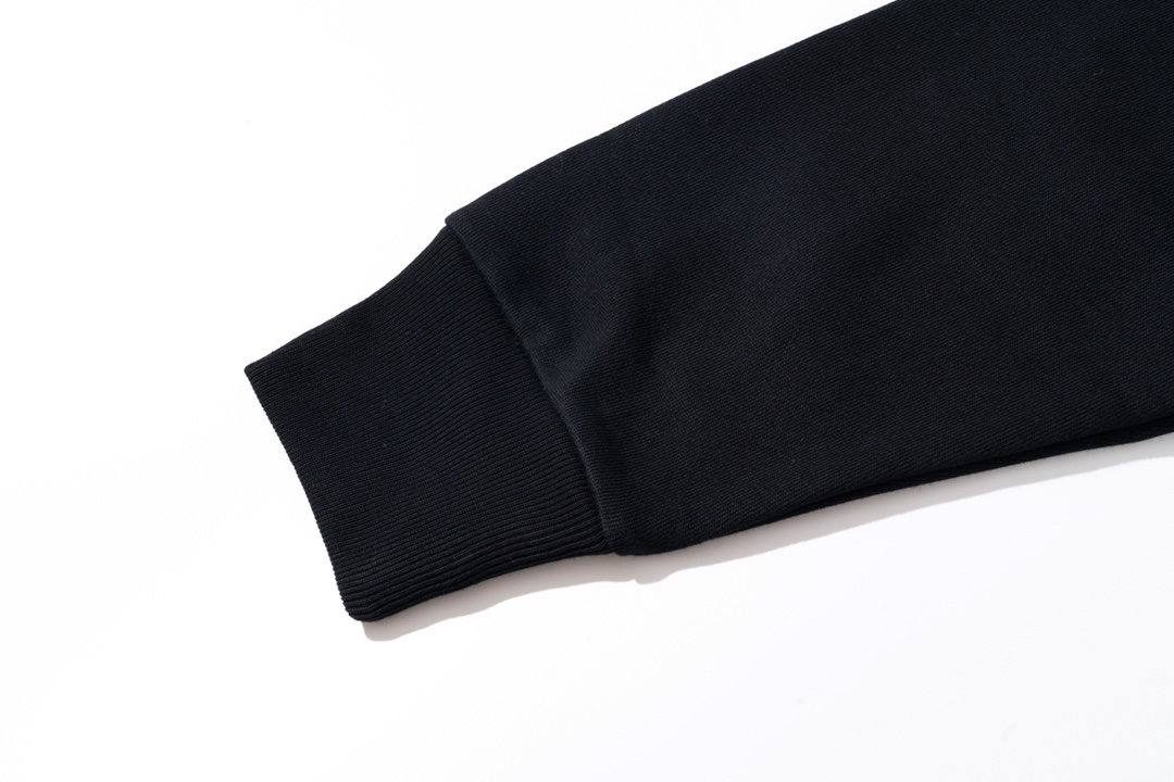 【GUCCI  公式旗艦店】グッチ  丸首の衛衣 ご好評に付き再入荷！