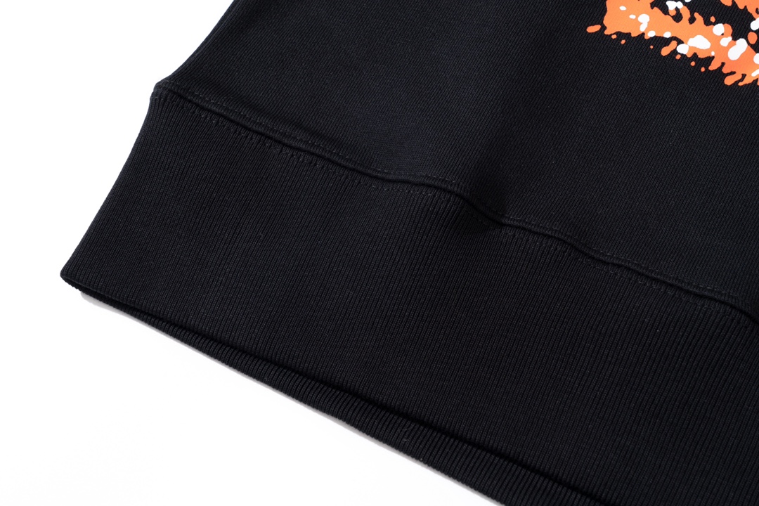 【GIVENCHY 公式旗艦店】ジバンシー  丸首の衛衣 ご好評に付き再入荷！