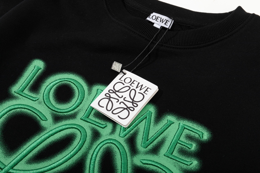 【LOEWE 公式旗艦店】ロエベ 丸首の衛衣 ご好評に付き再入荷！