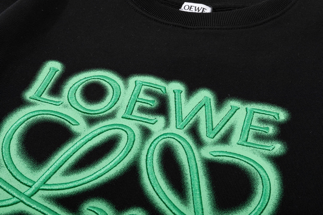 【LOEWE 公式旗艦店】ロエベ 丸首の衛衣 ご好評に付き再入荷！