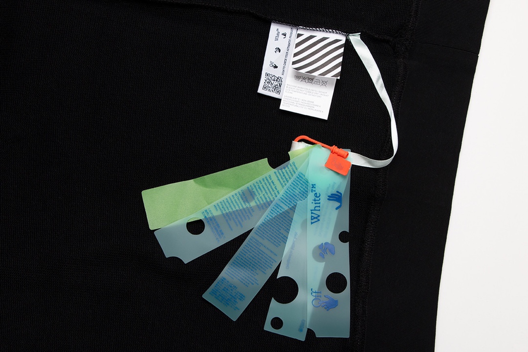 【OFF-WHITE  公式旗艦店】オフホワイトス丸首の衛衣ウェットご好評に付き再入荷！